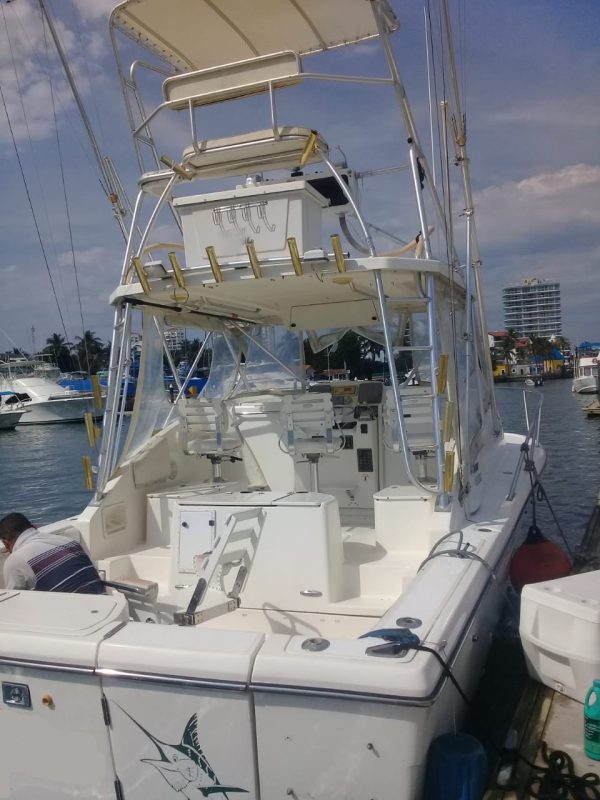 32 ft Puerto Vallarta stern